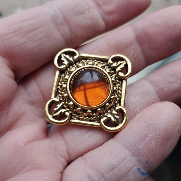 Avon Gold Tone Brooch Set Amber Cabochon w/ Clip Earrings Vintage - Picture 14 of 15